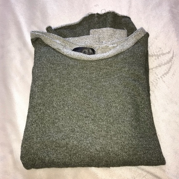 🍒3 for $12 - Love Child Green High-Low Sweater - Picture 1 of 9